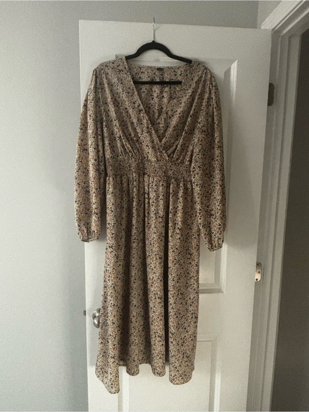 SHEIN Beige Floral Long Sleeve Midi Dress